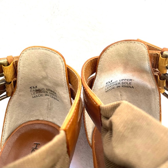 Halogen Double Buckle Wedge Sandal size 5 - Picture 8 of 9